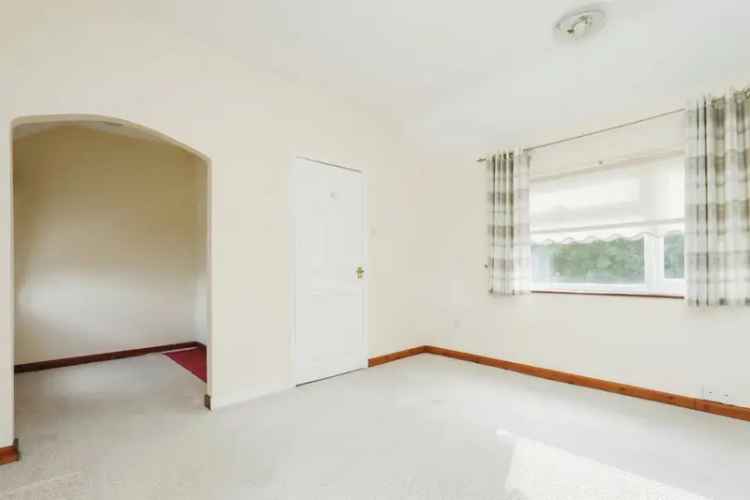 Spacious Two-Bedroom Semi-Detached House with Garage and Garden