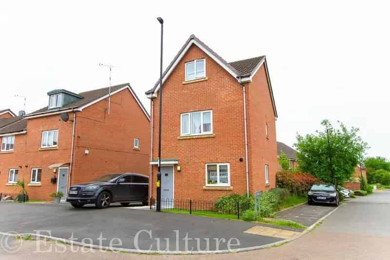 3 Bedroom Detached House for Sale