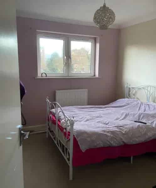 3 Bed House Near Bus Route and Shop
