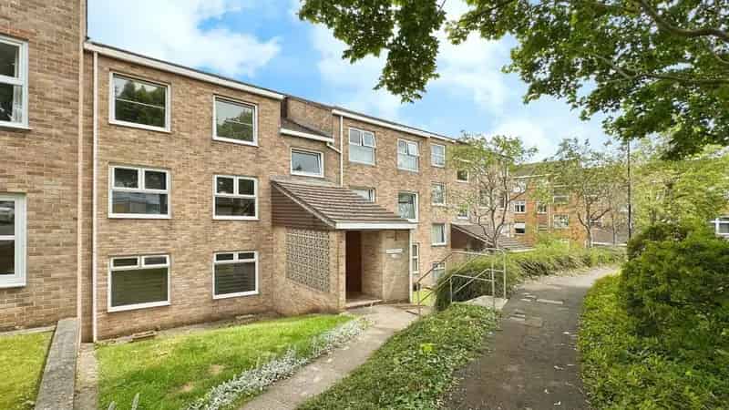2 Bedroom Flat for Sale in Bristol - Close to City Centre