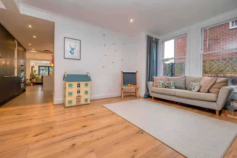 4 Bedroom Semi Detached House to Rent