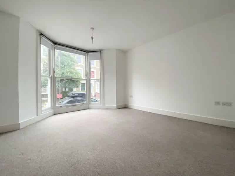 2 Bedroom Flat Clapton Square Garden Private Secure Entry