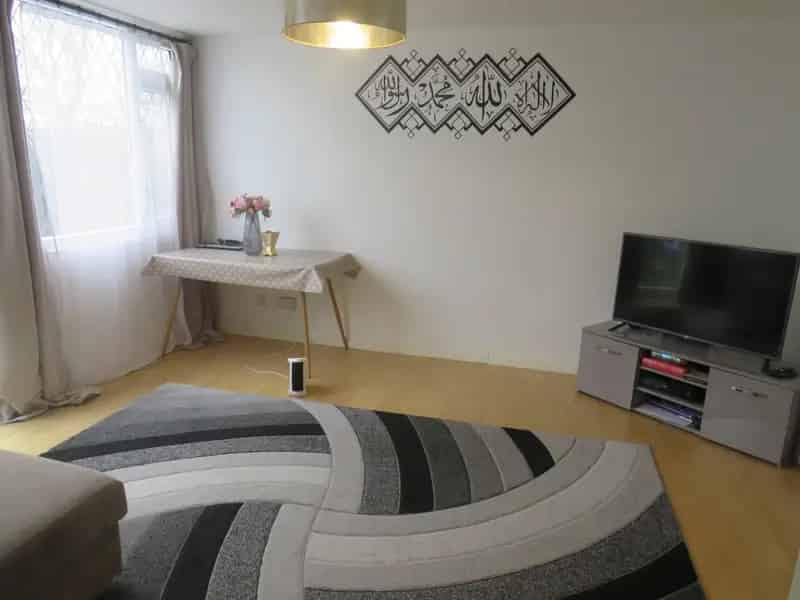 Three Bedroom Mid Terraced House For Sale Bletchley Lakes Estate