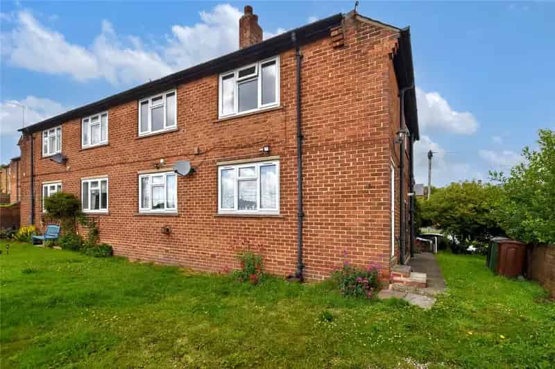 First Floor Maisonette in Pudsey Near Town Centre