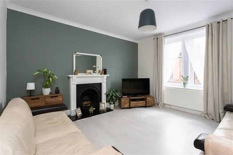 4 Bed Detached House 3 Reception Rooms Family Home