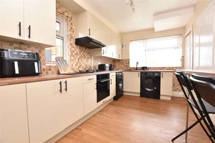 House For Sale in Leeds, England