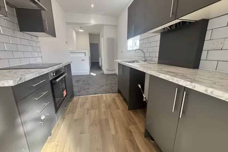 One Bedroom Flat King Edward Road Zero Deposit Available
