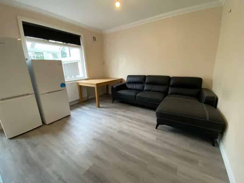 5 Bedroom HMO Terraced House For Sale - Investment Opportunity