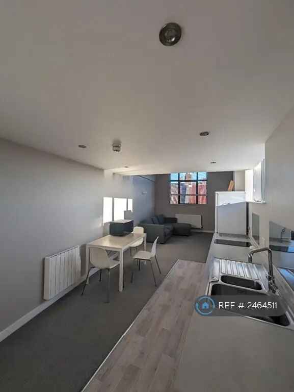 1 Bedroom Furnished Flat Available May 15th Bills Included