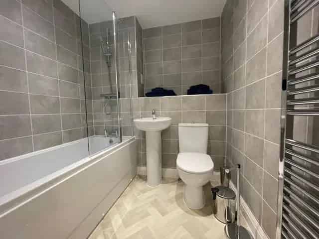 Modern One Bedroom Apartment Near City Centre Zero Deposit Option Available