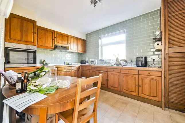 Maisonette to rent in Munster Road, Munster Village, London SW6