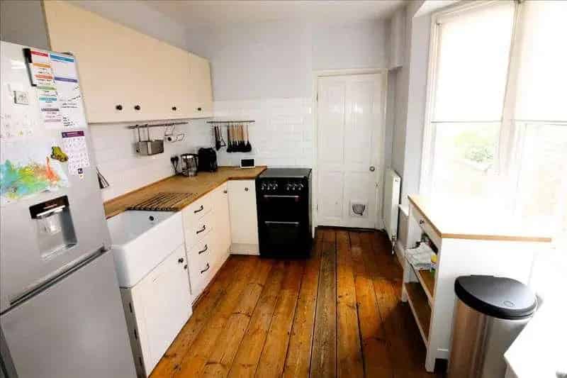 3 Bed House for Sale with Loft Conversion and Gardens