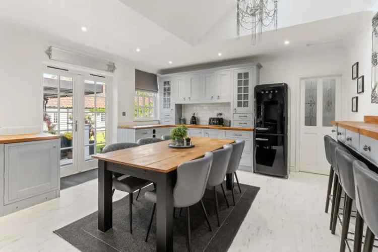 4 Bedroom Semi-Detached House for Sale Near Brentwood