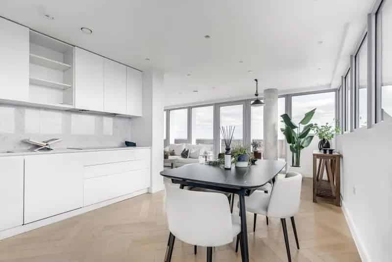 Luxury 3 Bed 2 Bath Apartment with Swimming Pool and Rooftop Terrace