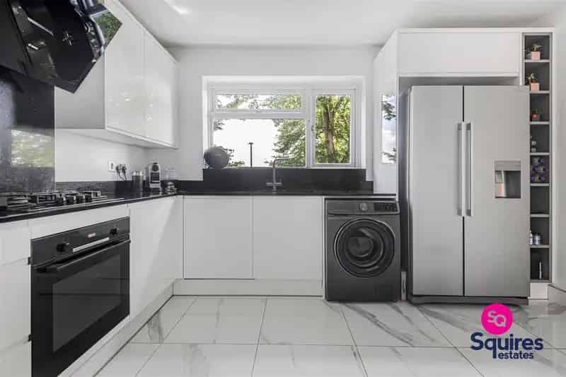 2 Bedroom Flat House to Rent