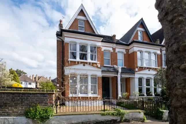 Four Double Bedroom Family House for Sale in London