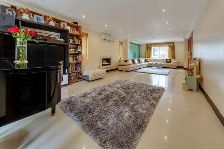 7 Bedroom Detached House for Sale Radlett