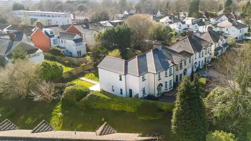 5 Bedroom Semi Detached House For Sale