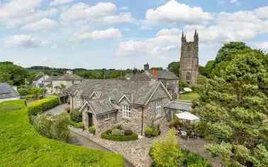 Bungalow For Sale in West Devon, England