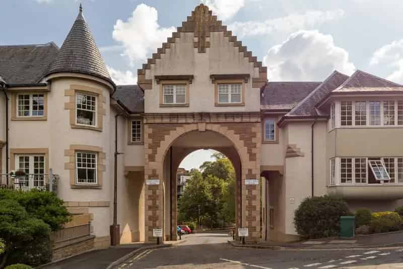 2 Bedroom Ground Floor Flat for Sale in Edinburgh