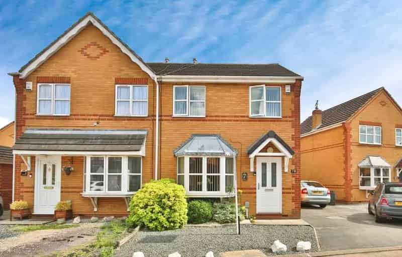 3 Bedroom Semi Detached House For Sale