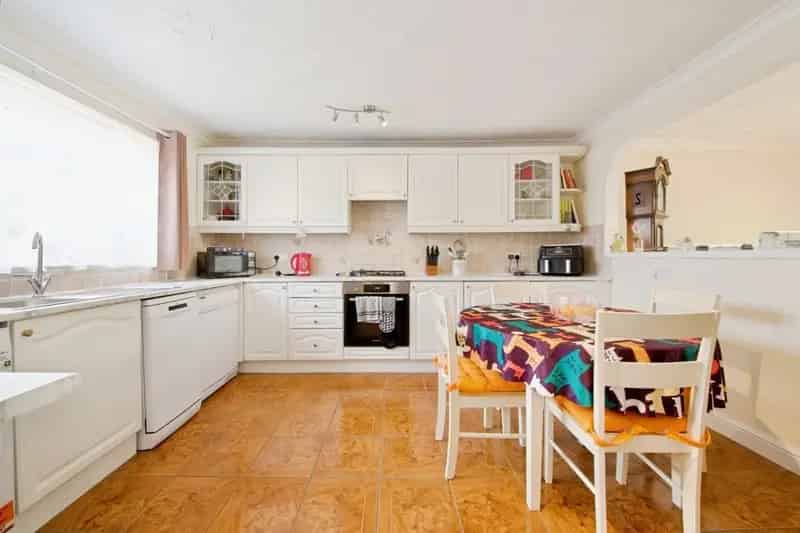 3 Bedroom Mid Terrace House in Katherine's Harlow