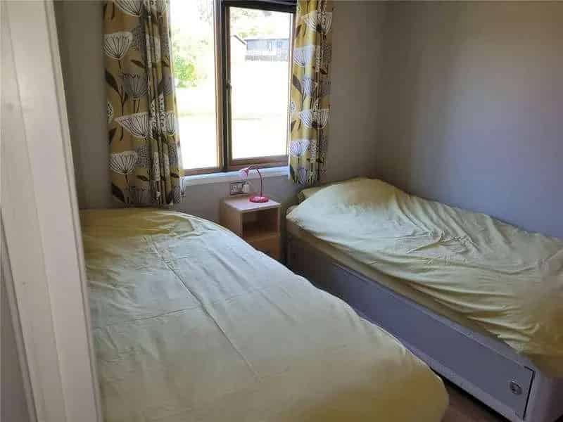 3 Bed House for Sale - Spacious Lodge with Veranda