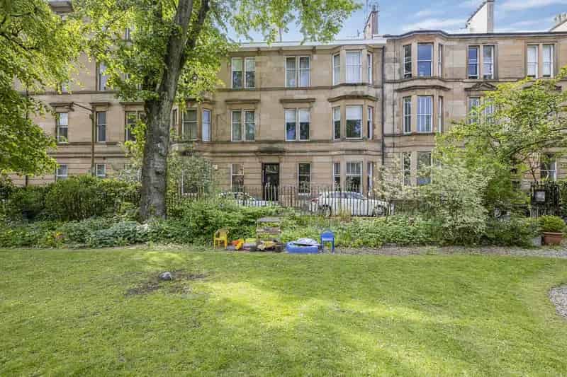 3 Bedroom Flat for Sale in Glasgow's West End