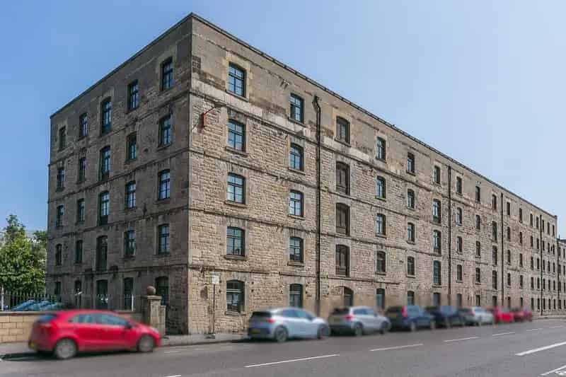 2 Bedroom Flat for Sale in Scotland