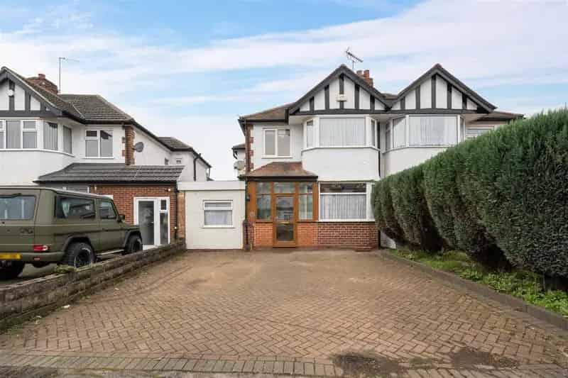 3 Bedroom Semi-Detached House For Sale