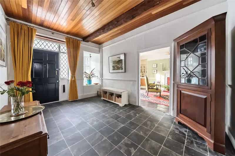 7 Bedroom Townhouse for Sale Church Street Llangadog