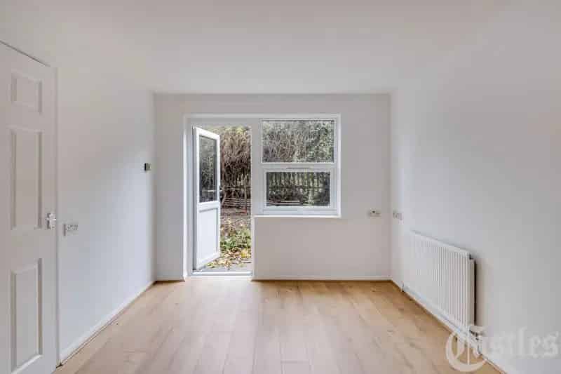 1 Bedroom Apartment Hackney - Garden Parking Close to Overground
