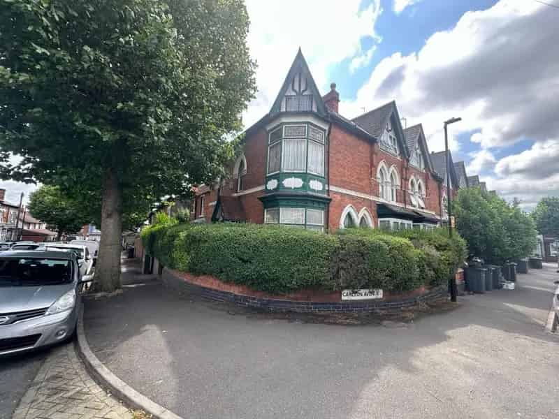 4 Bedroom Terraced House for Sale at Auction
