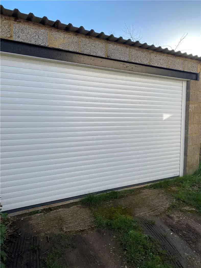3 Bedroom House Northampton Double Garage Delightful Gardens