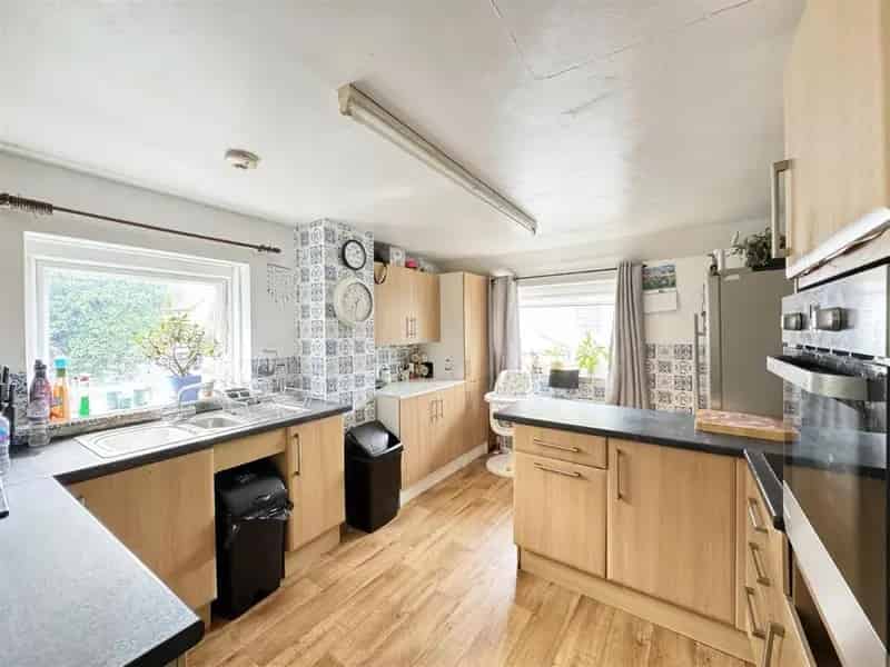 4 Bed Property For Sale