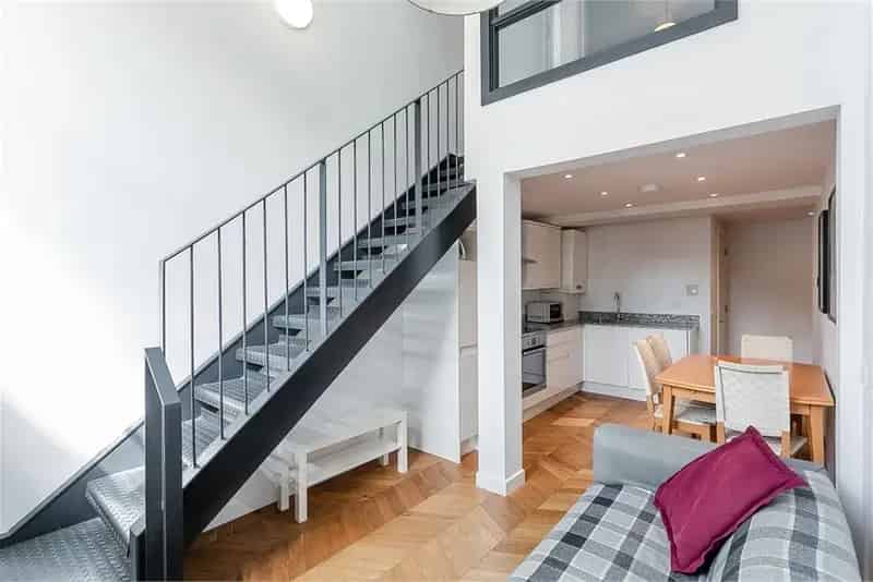 1 Bed Flat Leith Shore - Modern Duplex with Parking