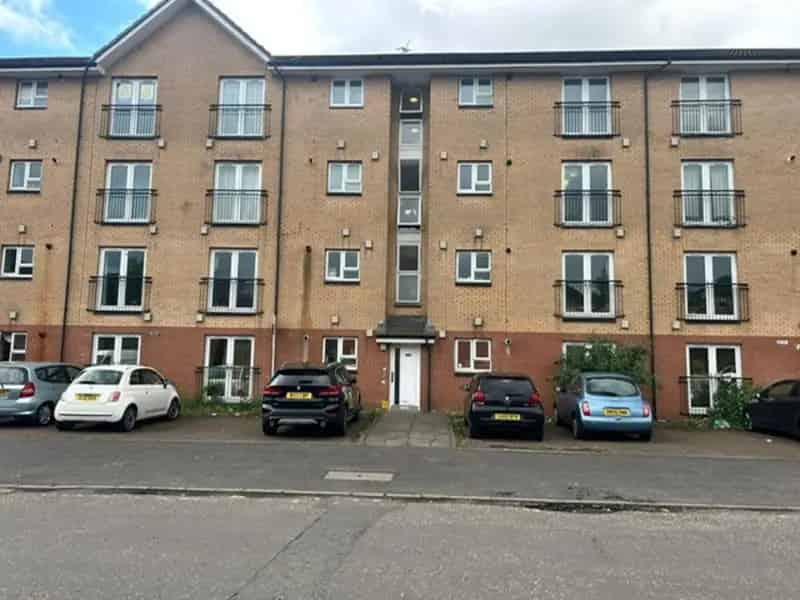2 Bedroom Apartment to Rent in Dennistoun Glasgow