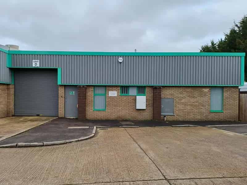 Refurbished Industrial Unit Maidenhead 3 Parking Spaces