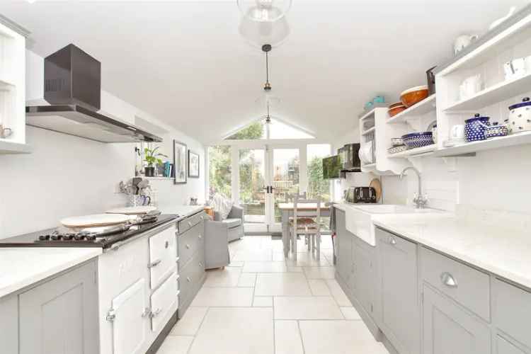 2 Bedroom Arundel Cottage for Sale - Grade II Listed