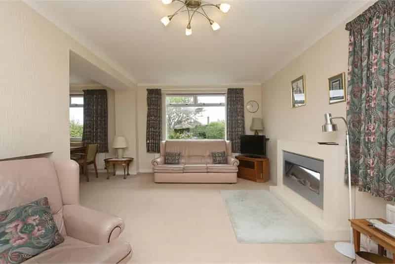 3 Bed Detached House with 1 Reception Room