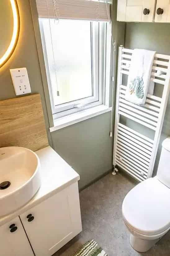 2 Bed Lakeside Holiday Home for Sale in Cheshire