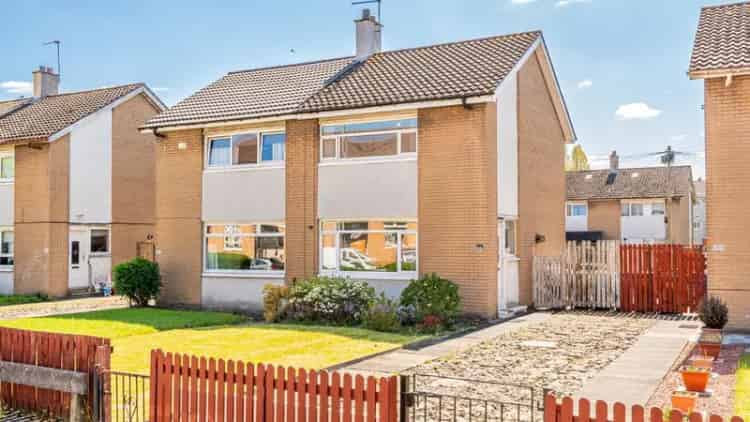 2 Bedroom House for Sale Knightswood