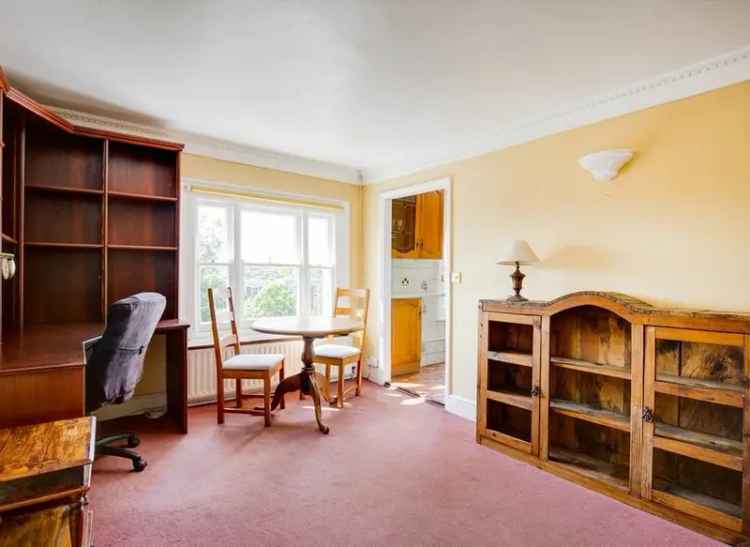 One Double Bedroom Flat St James Gardens