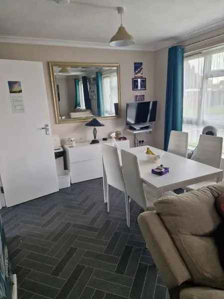 Flat For Rent in Corringham, England