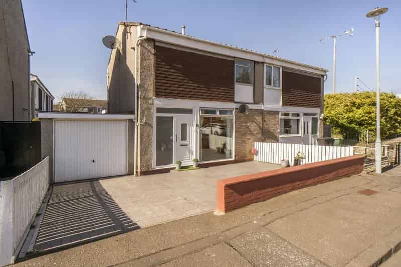 3 Bedroom Semi Detached House for Sale Mountcastle