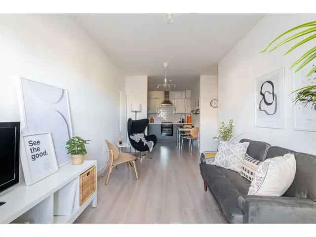 2 bedroom flat  for sale