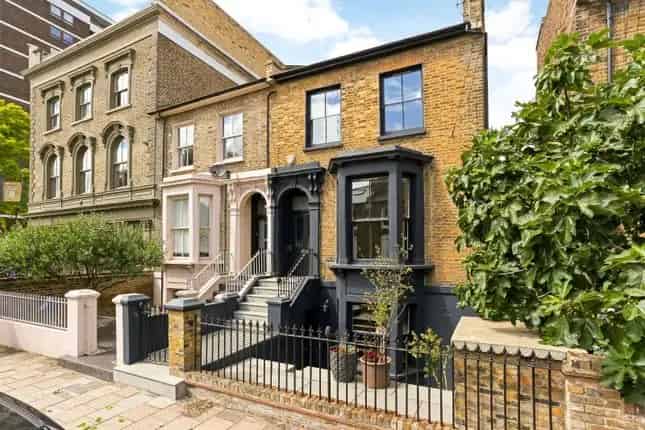 Five Bedroom End Terrace House Victoria Park London