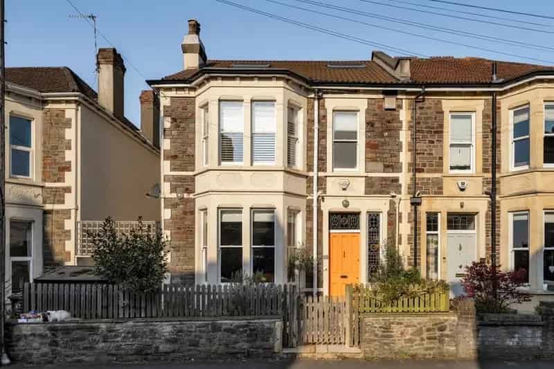 5 Bedroom Semi Detached House For Sale