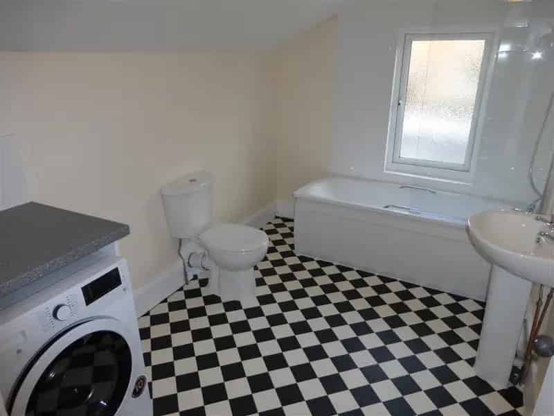 One Bedroom Apartment Yeovil Town Centre Zero Deposit Available