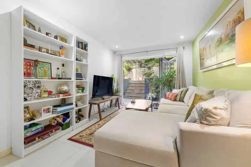 2 Bedroom Garden Flat Brixton - Modern Living Near Parks